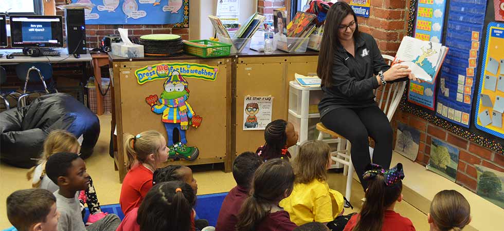 亚洲博彩网站’s Commitment to Service: The Impact on the Neighboring Community