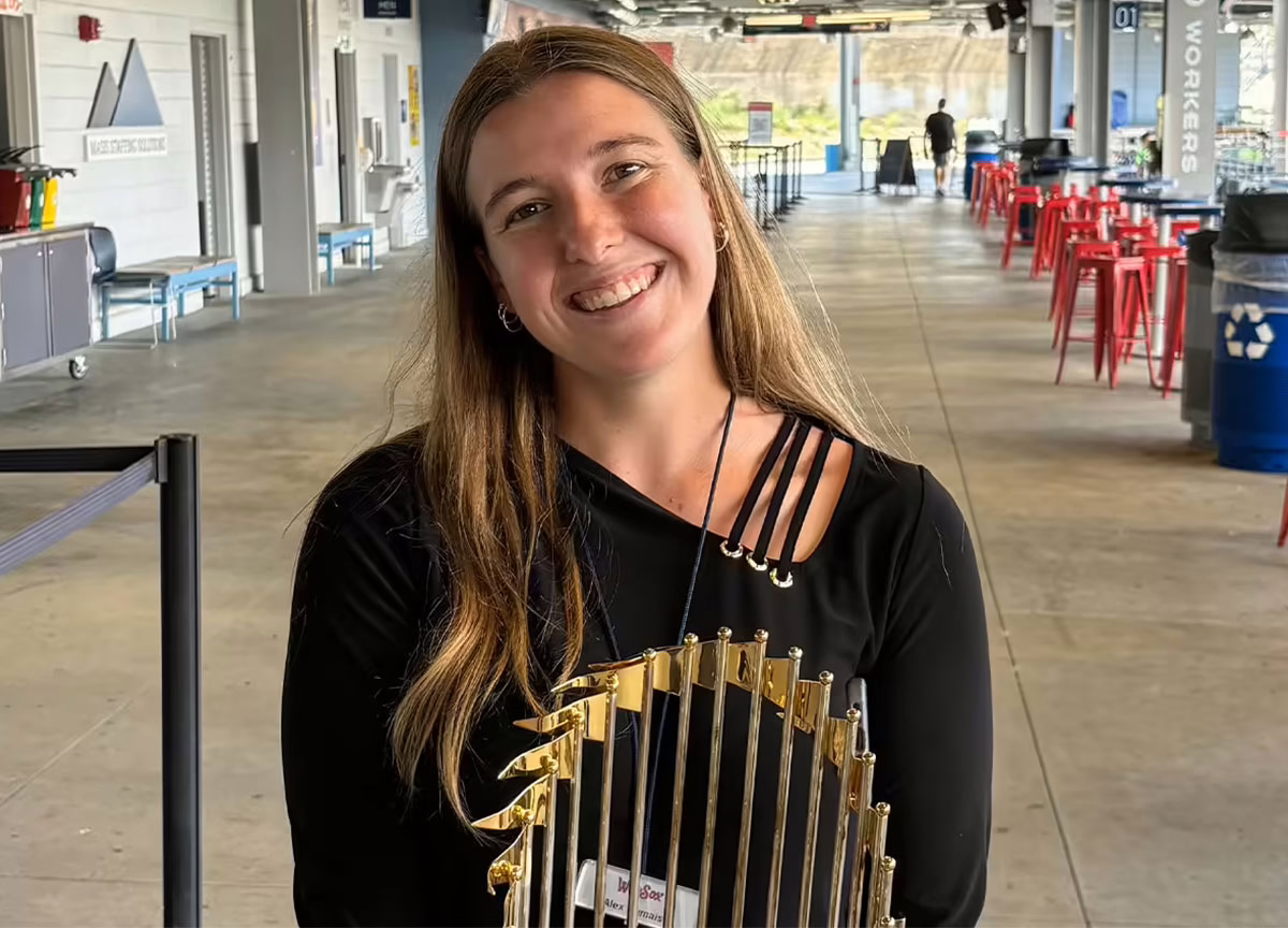 Headshot of Alex Dumais