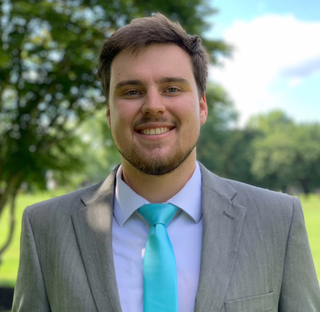 Football player Toby Liska '22