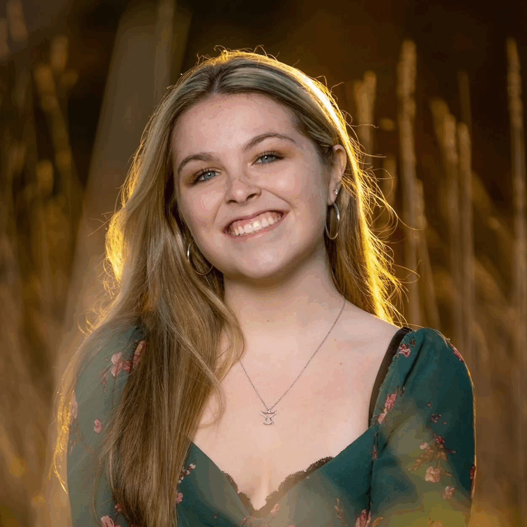 亚洲博彩网站 Student Ambassador Emily Brill.